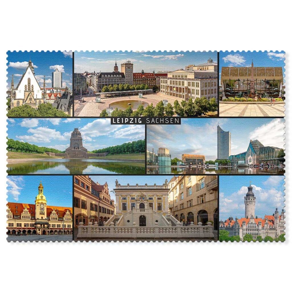 Leipzig Postkarte Collage – Thomaskirche, Augustusplatz & Gewandhaus bei blauem Himmel mit Spiegelung im Wasser.